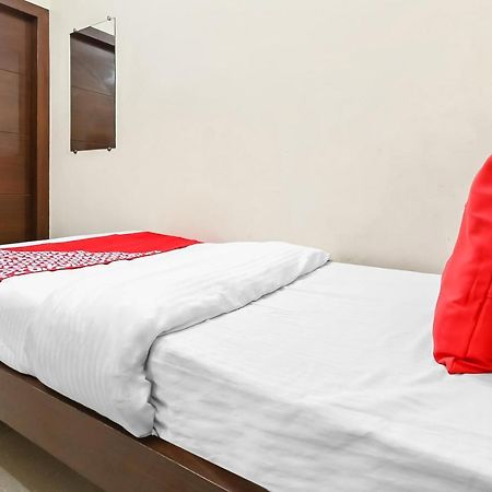 Oyo 49672 Hotel Galaxy Muradabad Dış mekan fotoğraf