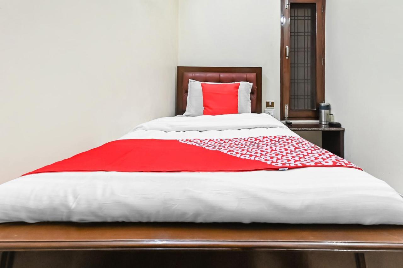 Oyo 49672 Hotel Galaxy Muradabad Dış mekan fotoğraf