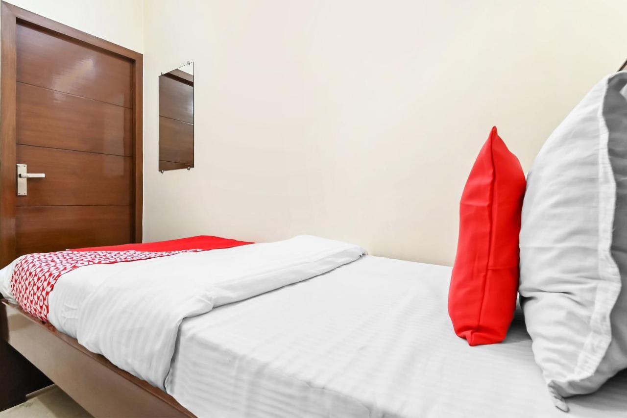 Oyo 49672 Hotel Galaxy Muradabad Dış mekan fotoğraf