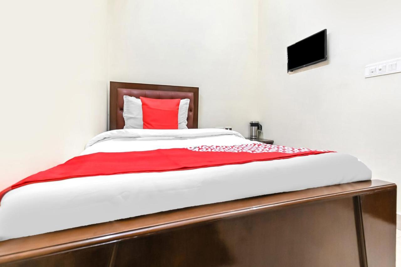 Oyo 49672 Hotel Galaxy Muradabad Dış mekan fotoğraf