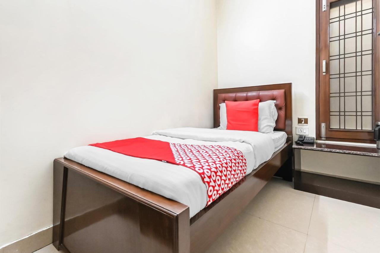 Oyo 49672 Hotel Galaxy Muradabad Dış mekan fotoğraf