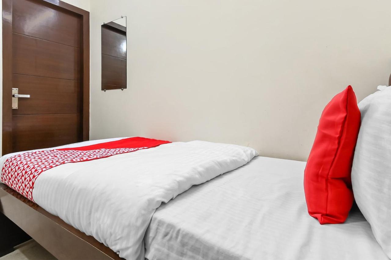 Oyo 49672 Hotel Galaxy Muradabad Dış mekan fotoğraf