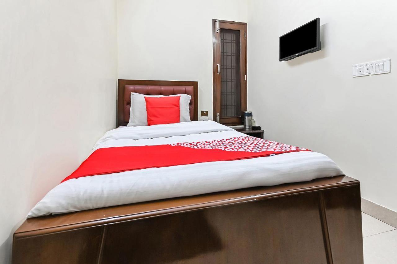 Oyo 49672 Hotel Galaxy Muradabad Dış mekan fotoğraf