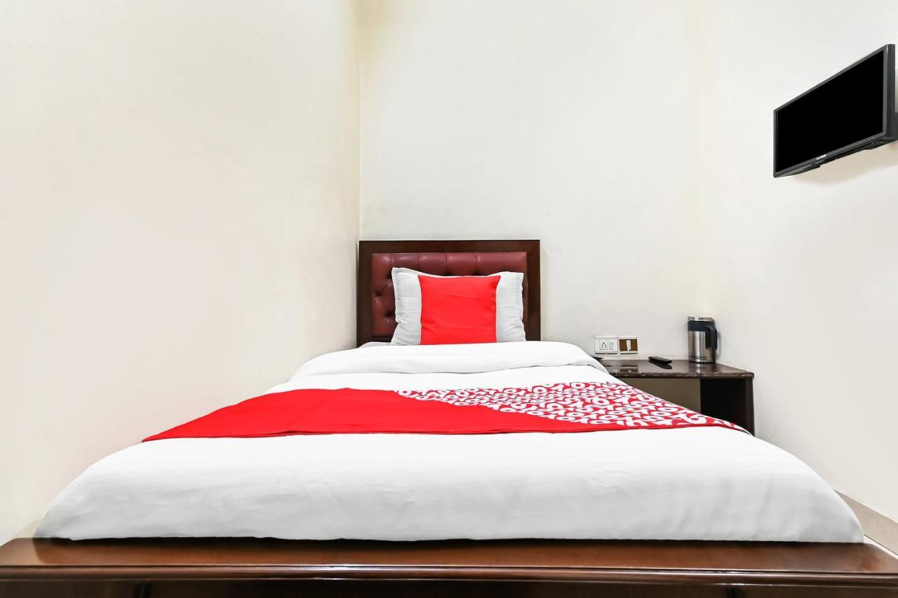 Oyo 49672 Hotel Galaxy Muradabad Dış mekan fotoğraf